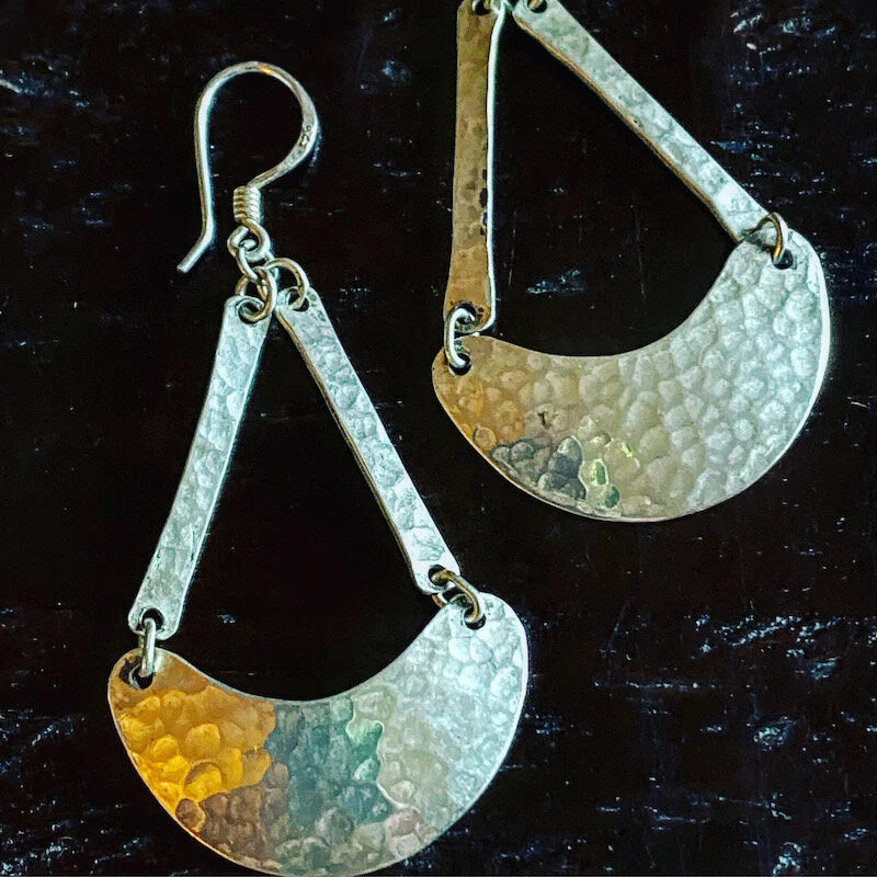 HAMMERED EARRINGS FROM NEPAL