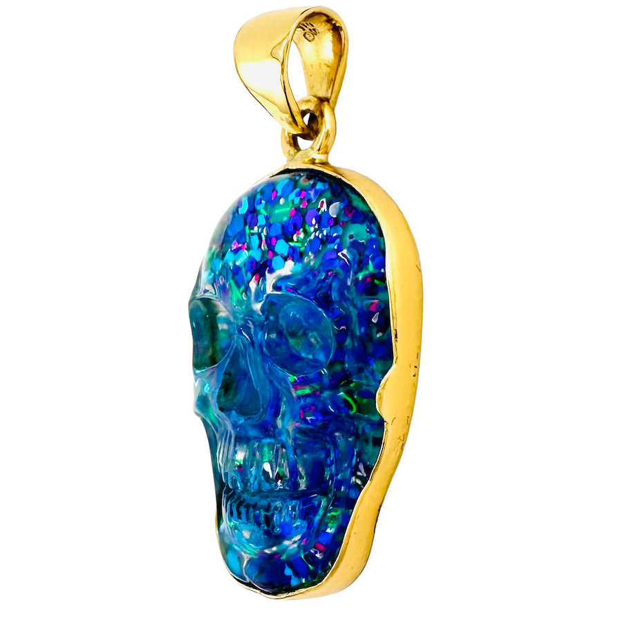 Quartz Glitter Skull Pendant in Faux Gold